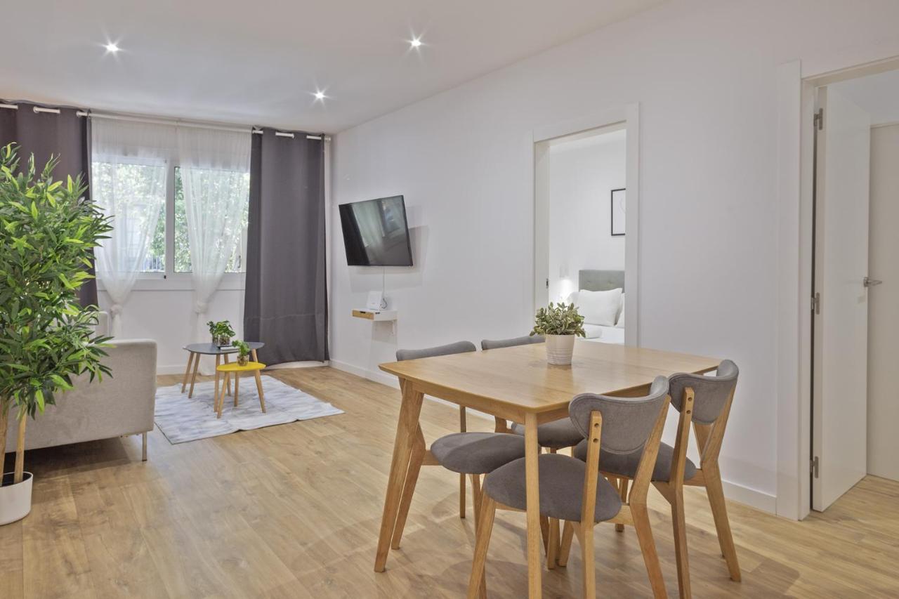 The White Flats Les Corts Apartment Barcelona Bagian luar foto
