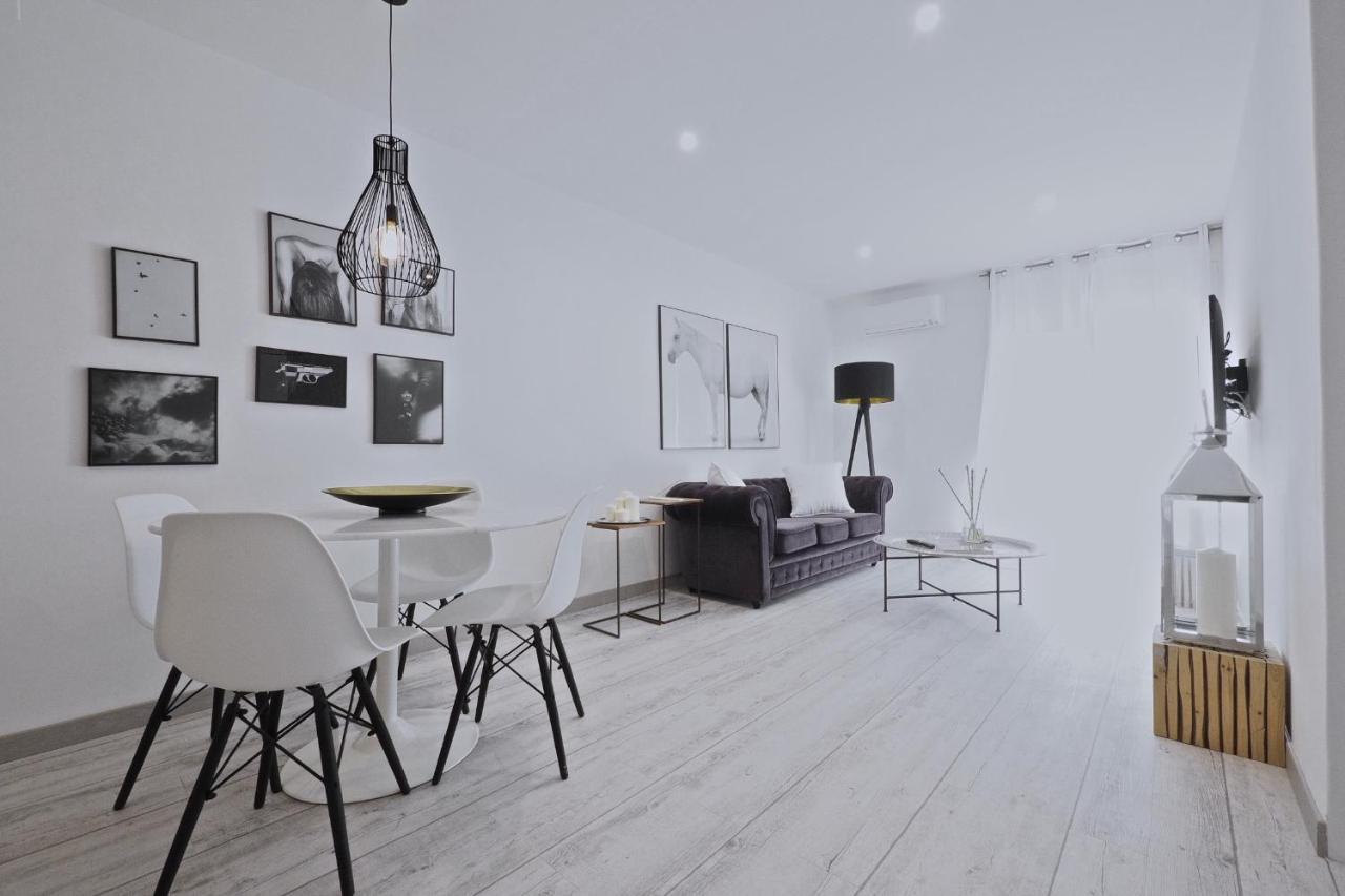 The White Flats Les Corts Apartment Barcelona Bagian luar foto