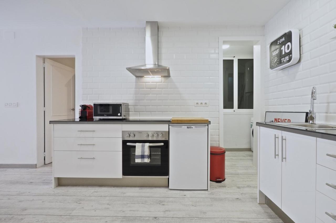 The White Flats Les Corts Apartment Barcelona Bagian luar foto
