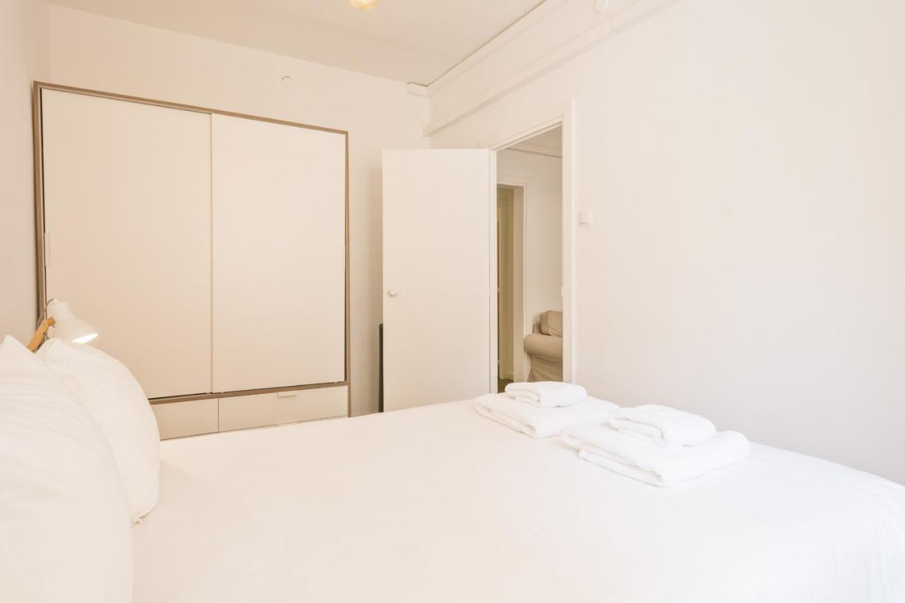 The White Flats Les Corts Apartment Barcelona Bagian luar foto