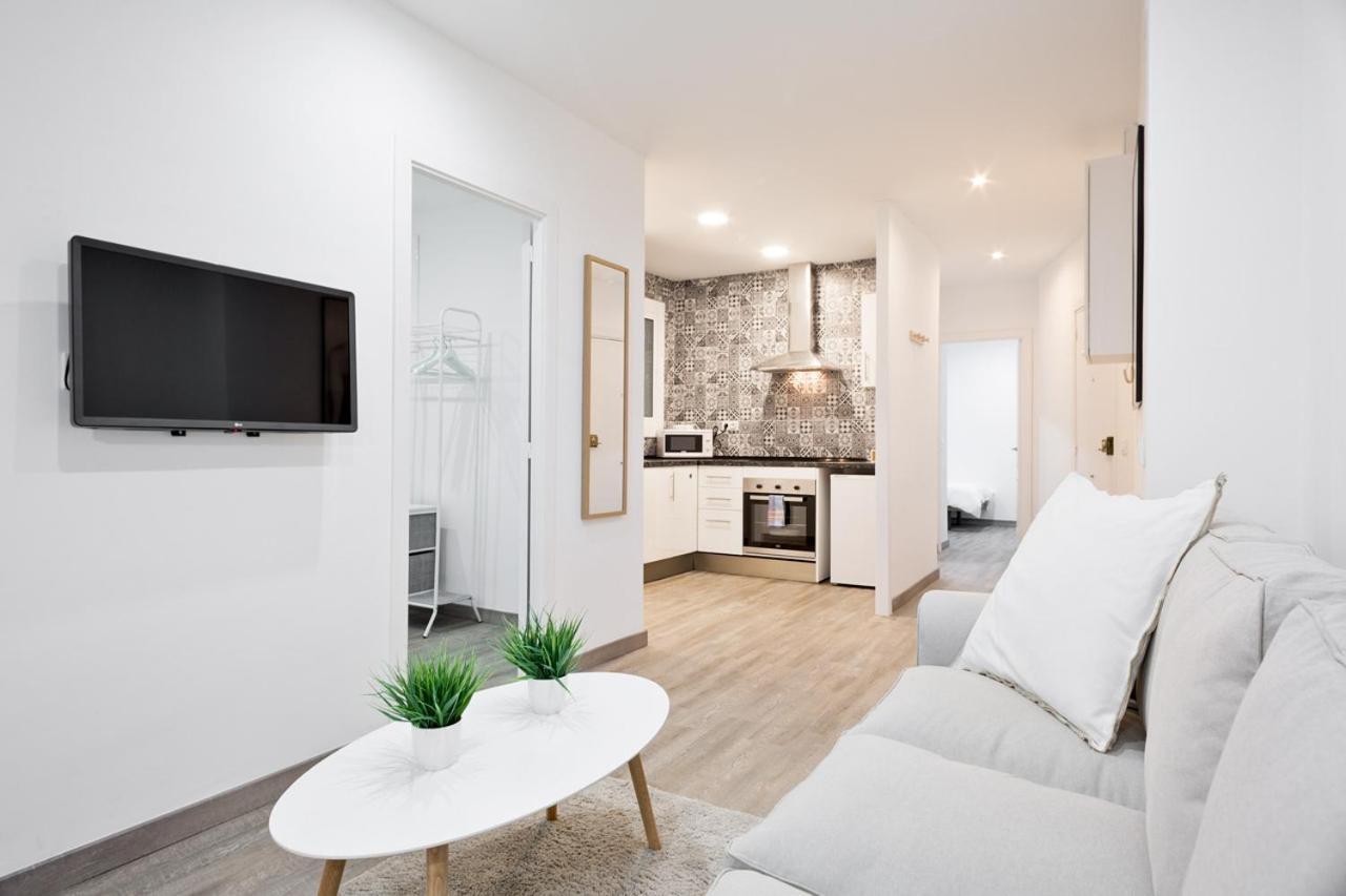 The White Flats Les Corts Apartment Barcelona Bagian luar foto