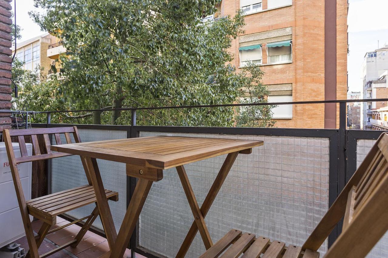 The White Flats Les Corts Apartment Barcelona Bagian luar foto