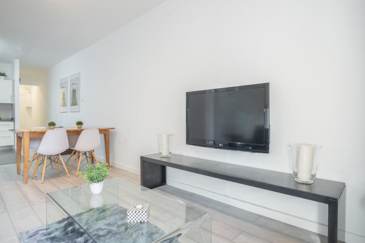 The White Flats Les Corts Apartment Barcelona Bagian luar foto