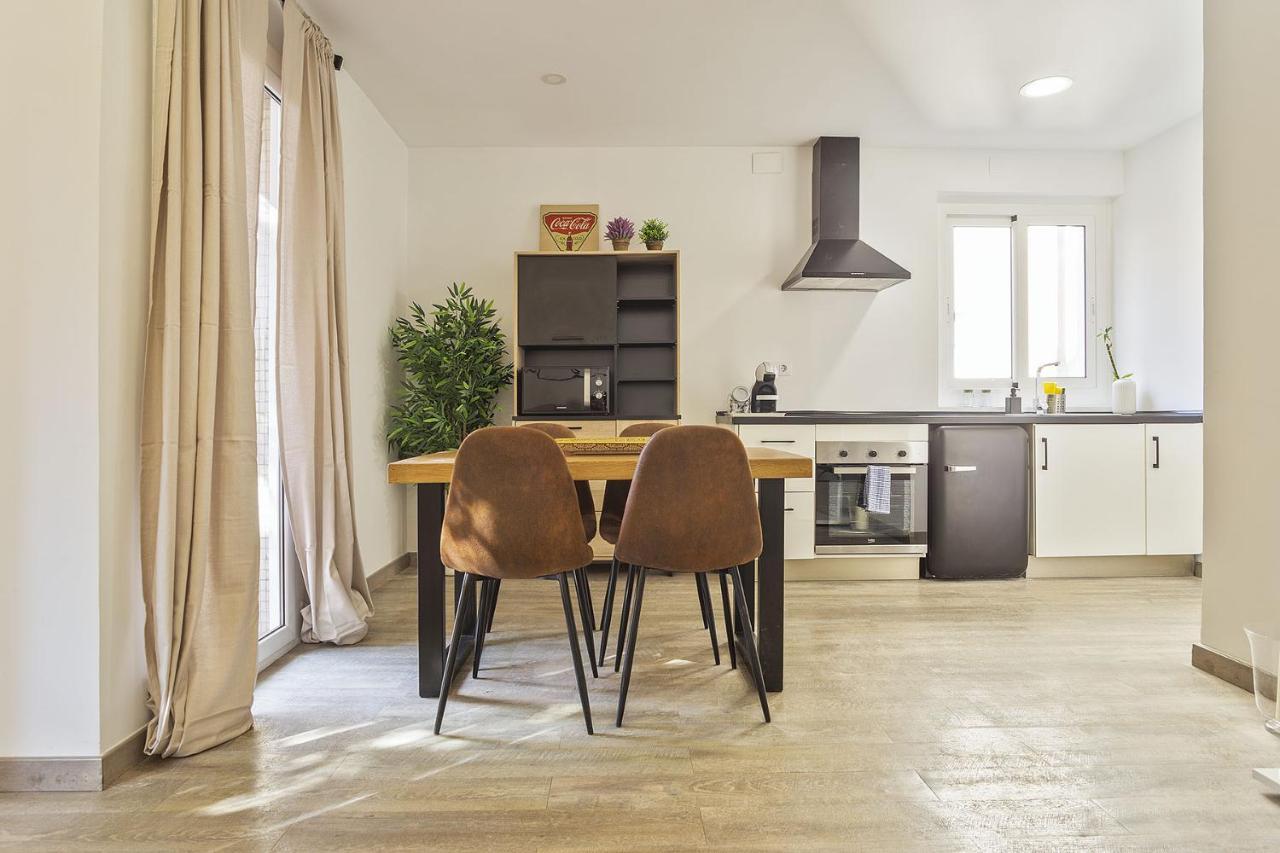 The White Flats Les Corts Apartment Barcelona Bagian luar foto