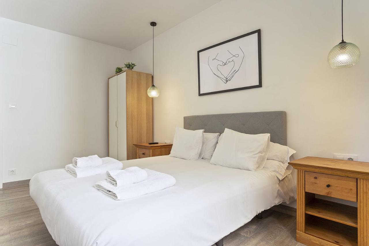 The White Flats Les Corts Apartment Barcelona Bagian luar foto