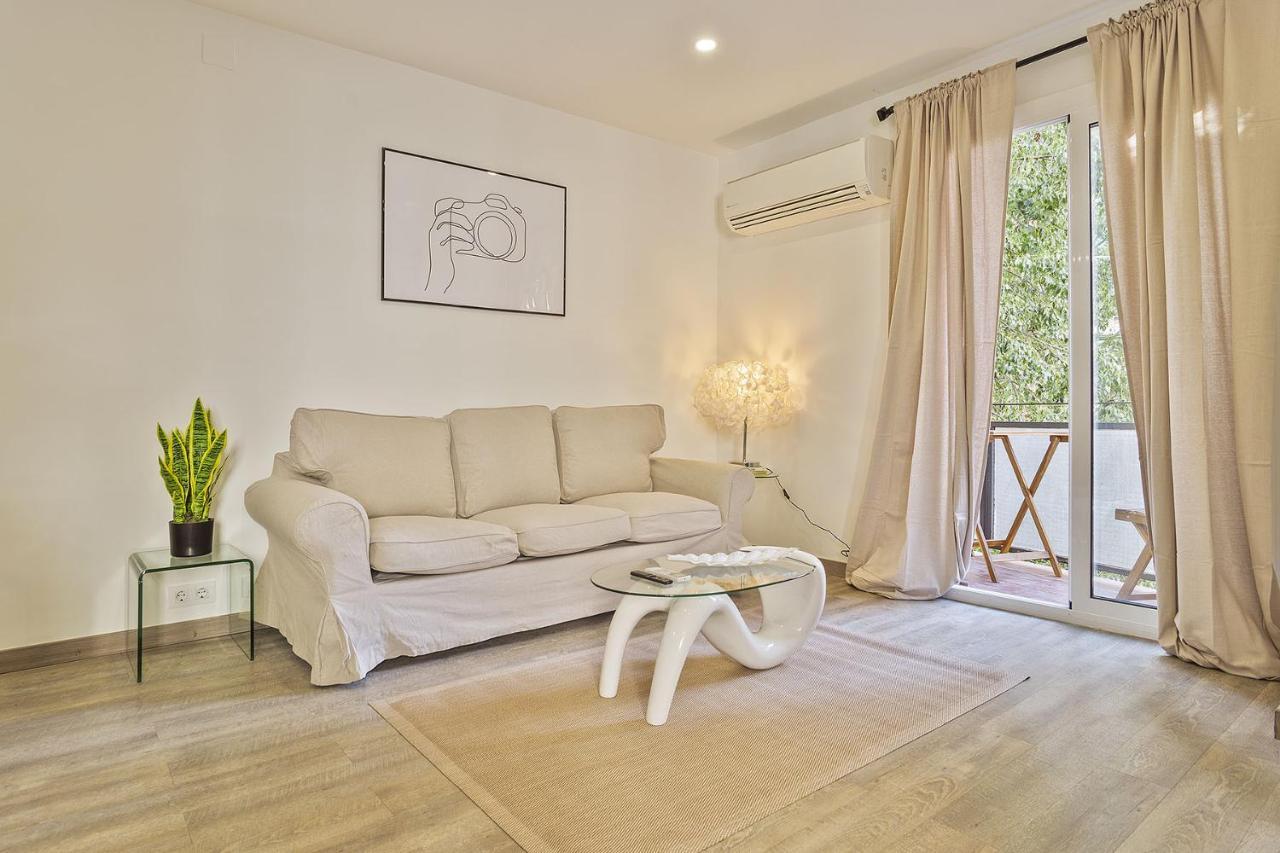 The White Flats Les Corts Apartment Barcelona Bagian luar foto