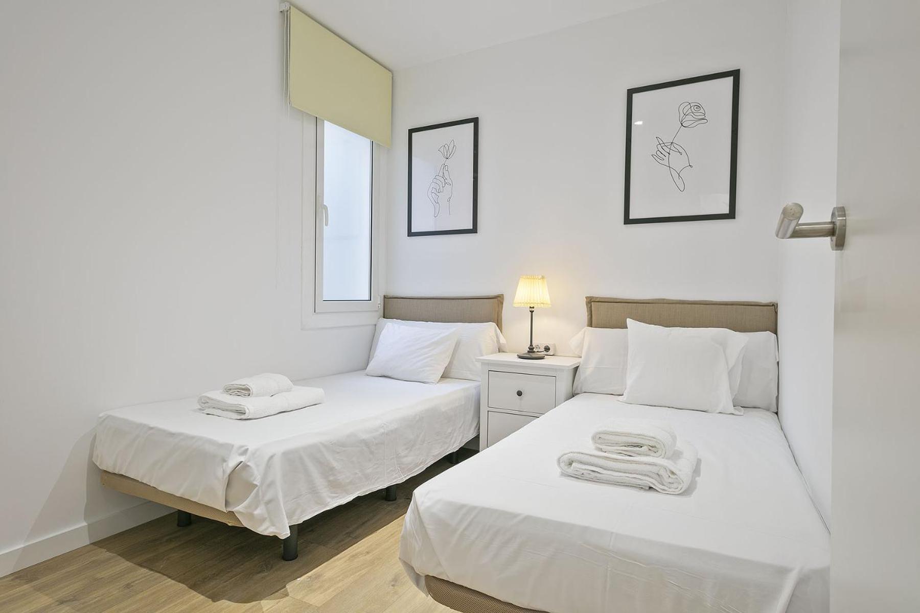 The White Flats Les Corts Apartment Barcelona Bagian luar foto