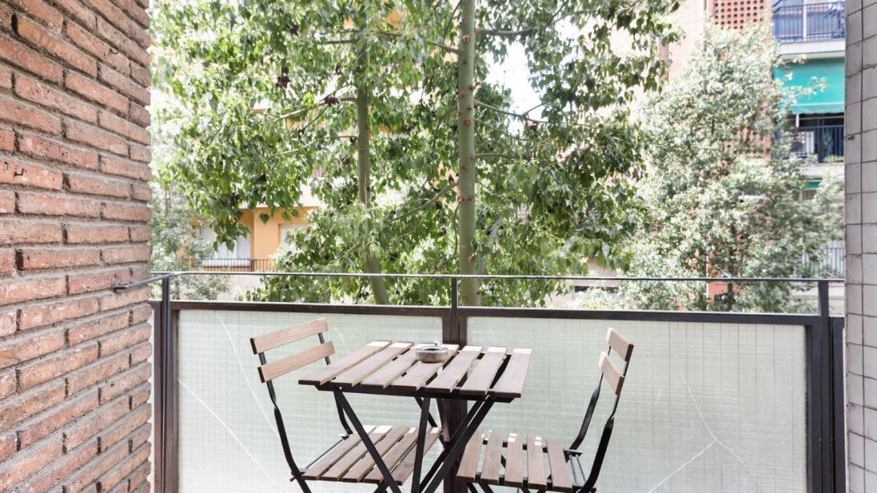 The White Flats Les Corts Apartment Barcelona Bagian luar foto